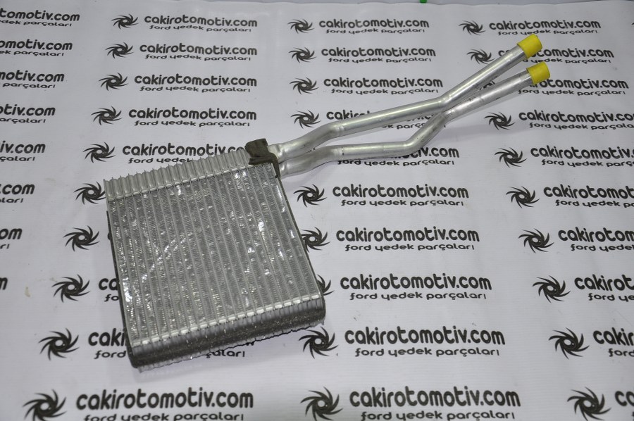 FORD FOCUS KALORİFER RADYATÖRÜ 3M5H-18476-EB