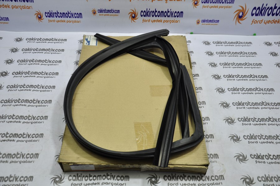 FORD FOCUS ÖN SOL CAM LASTİĞİ 3M51-R21511-AS